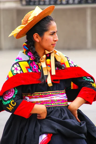 Lima, Peru - 31 januari: Onbekende vrouw presteert tijdens Fest — Stockfoto