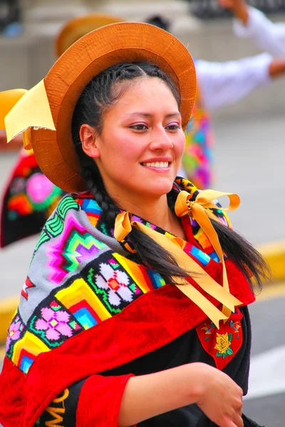 Lima, Peru-januari 31: Onbekende vrouw presteert tijdens Festiv — Stockfoto