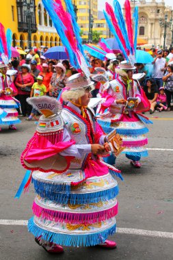 Lima, Peru-Şubat 1: Kimliği belirsiz erkek gerçekleştirmek Festival süresince 