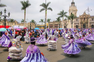 Lima, Peru-Ocak 31: Kimliği belirsiz insanlar Festiv sırasında gerçekleştirmek