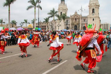 Lima, Peru-Şubat 1: Kimliği belirsiz insanlar Festiv sırasında gerçekleştirmek