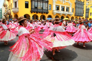 Lima, Peru-Ocak 31: Kimliği belirsiz kadın gerçekleştirmek Festiva sırasında