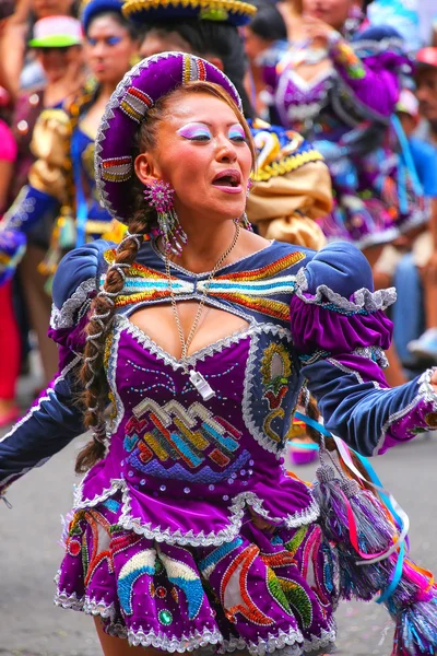 리마, 페루-1 월 31: Festiv 동안 수행 하는 정체 불명된의 여자 — 스톡 사진