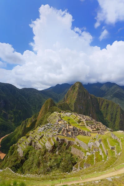 Ciudadela inca Machu Picchu en Perú — Foto de Stock