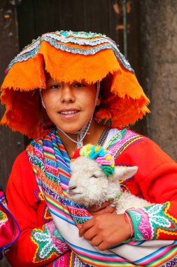 Cusco, Peru - 20 Ocak: Gelenekte tanımlanamayan genç kadın