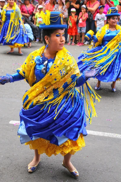 LIMA, PERÚ-ENERO 31: Mujer no identificada realiza durante Festiv — Foto de Stock