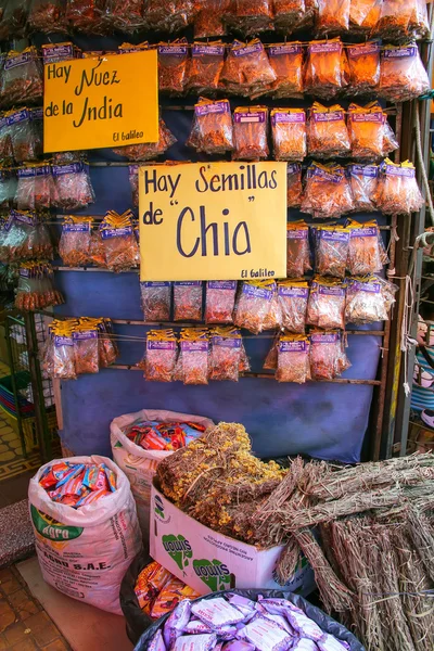 ASUNCION, PARAGUAY - DECEMBER 26: Display of herbs at Mercado Cu — Stock Photo, Image