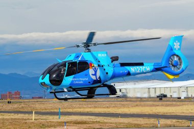 Ulaşım Hava Sağlık Hizmetleri helikopteri 17 Ekim 2020 'de Denver, Colorado yakınlarındaki Centennial havaalanına indi. Bu havaalanı ABD 'deki en yoğun genel havacılık havaalanlarından biridir..