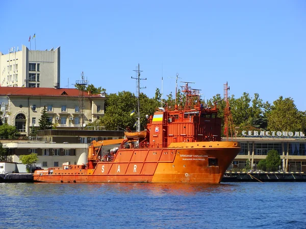 Ukrán katonai hajó dokkolt, Szevasztopol, Crimea — Stock Fotó