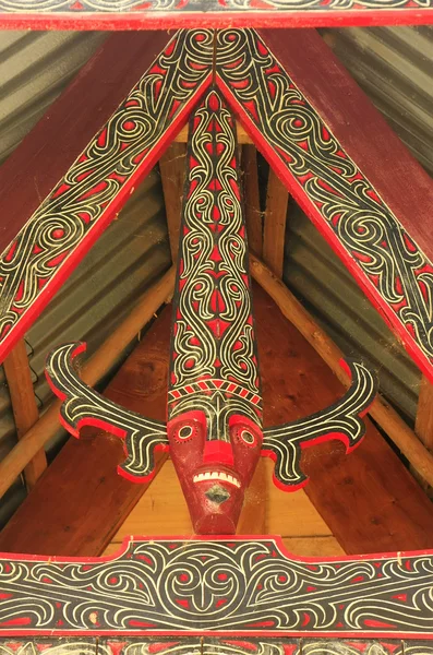 Samosir 섬, 수마트라 바 타 크 하우스의 전통적인 장식 — 스톡 사진