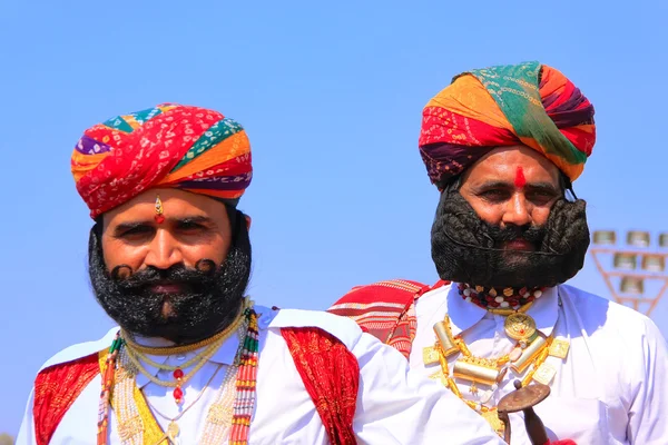 Indian men in traditional dress taking part in Mr Desert competi — Stock Photo, Image