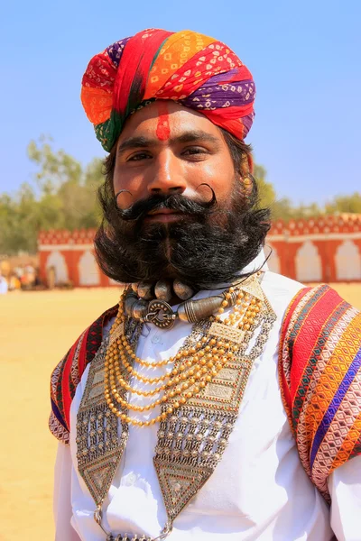 Ritratto di uomo indiano che partecipa al concorso Mr Desert, Jai — Foto Stock