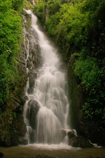 Simangande tombe sur l'île de Samosir, Sumatra, Indonésie — Photo