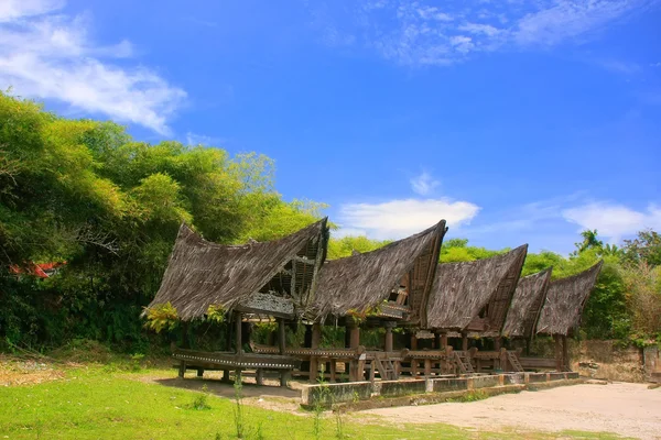 Tradiční Batak domy na Samosir island, Sumatra, Indonésie — Stock fotografie