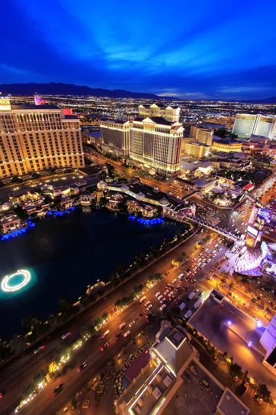 Letecký pohled na Bellagio a Caesars Palace hotel a casino s — Stock fotografie