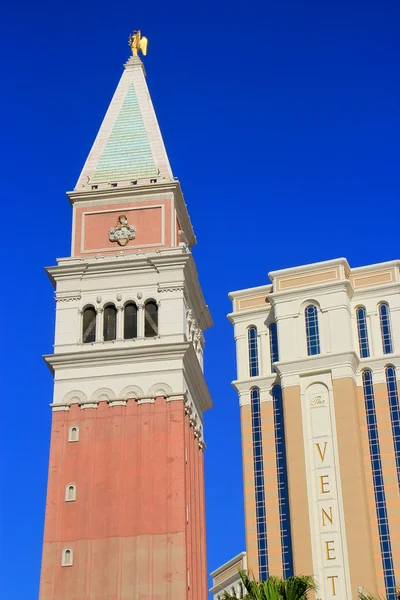 Replica of St Mark Campanile, Venetian Resort hotel and casino, — Stock Photo, Image