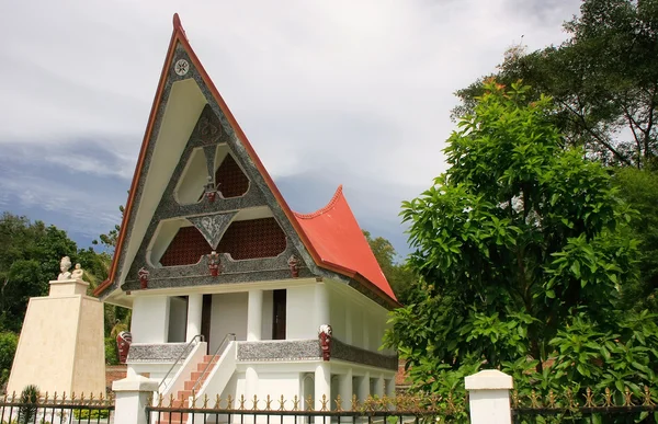 Traditioneel Batak huis op eiland Samosir, Sumatra, Indonesië — Stockfoto