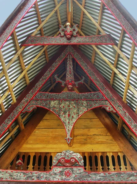 Traditional decoration of Batak house on Samosir island, Sumatra — Stock Photo, Image