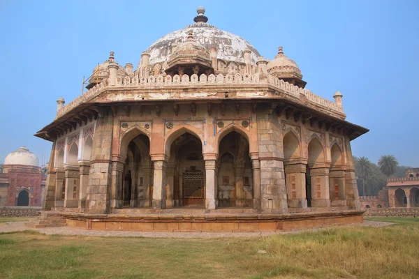 Tumba de Isa Khan Niyazi en el complejo de tumbas de Humayun, Delhi, India — Foto de Stock