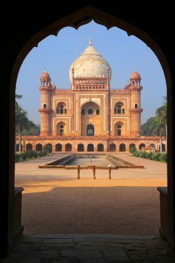 Ana ağ geçidi, yeni delhi, Hindistan görülen safdarjung Türbesi