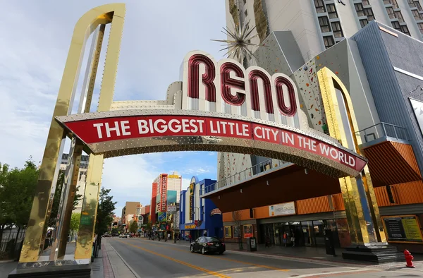 Famous "The Biggest Little City in the World" sign  over Virgini — Stock Photo, Image