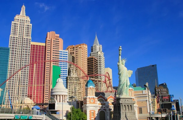 LAS VEGAS, États-Unis - 19 MARS : New York - New York hôtel et casino le 19 mars 2013 à Las Vegas, États-Unis. Las Vegas est l'une des meilleures destinations touristiques au monde . — Photo