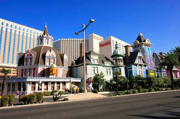 LAS VEGAS, USA - MARCH 19: Best Western Plus Casino Royale on March 19, 2013 in Las Vegas, USA. Las Vegas is one of the top tourist destinations in the world. — Stock Photo, Image