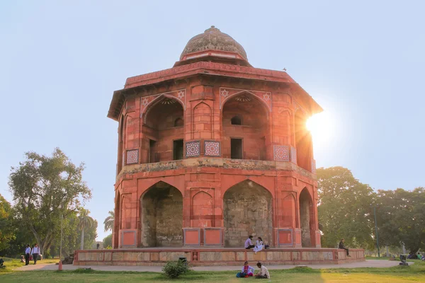 Biblioteca privada Humayuns con un rayo de sol, Purana Qila, Nueva Delhi — Foto de Stock