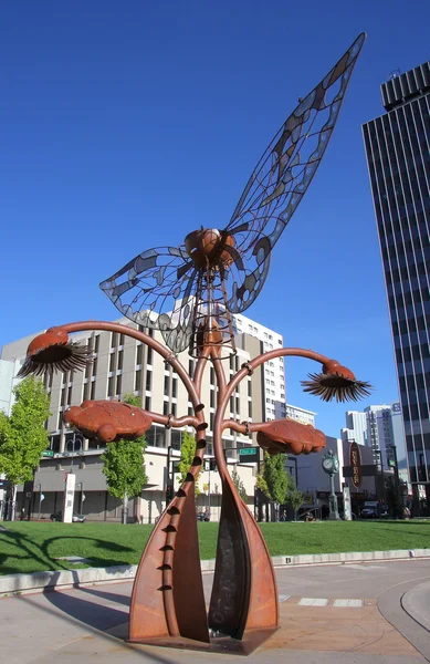 RENO, USA - 12 AGOSTO: Portale di scultura Evolution in piazza del centro il 12 agosto 2014 a Reno, USA. Reno è la città più popolosa del Nevada fuori Las Vegas — Foto Stock