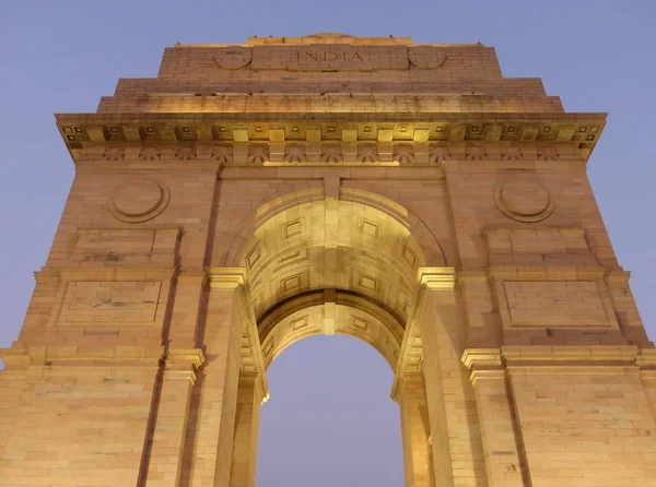 Close view of India Gate with lights at night, New Delhi — Stock Photo, Image