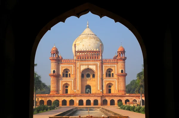 Tumba de Safdarjung vista desde la puerta principal, Nueva Delhi, India — Foto de Stock