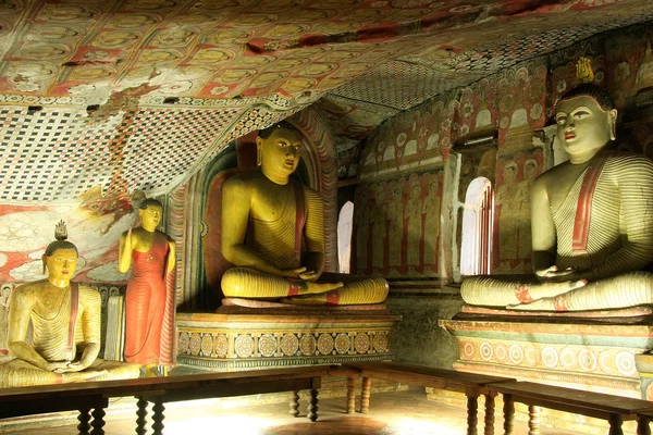 Interior de Dambulla Golden Temple no Sri Lanka — Fotografia de Stock