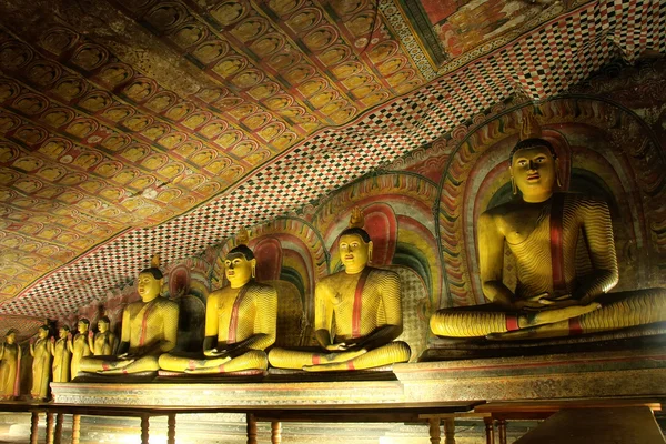 Wnętrze świątyni Dambulla Golden w Sri Lanka — Zdjęcie stockowe