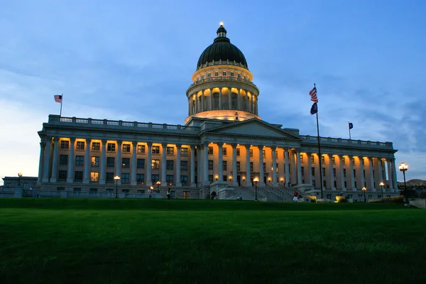 Utah State Capitol z oświetleniem, Salt Lake City — Zdjęcie stockowe