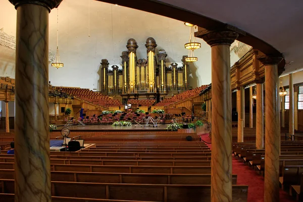 SALT LAKE CITY, USA - 26 de julio: Órgano del tabernáculo el 26 de julio de 2013 en Salt Lake City, USA. Es uno de los órganos más grandes del mundo . — Foto de Stock