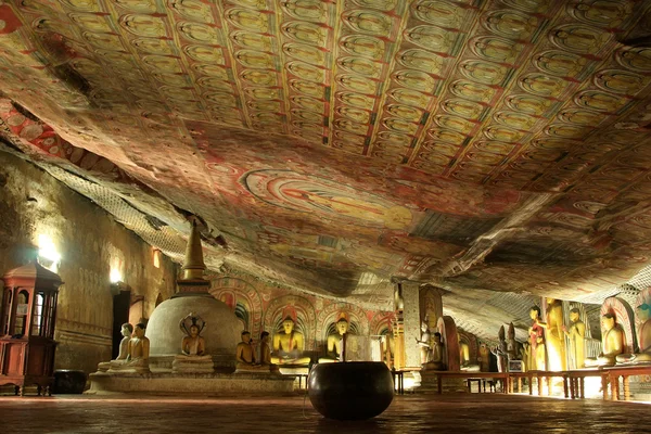 Interior de Dambulla Golden Temple no Sri Lanka — Fotografia de Stock