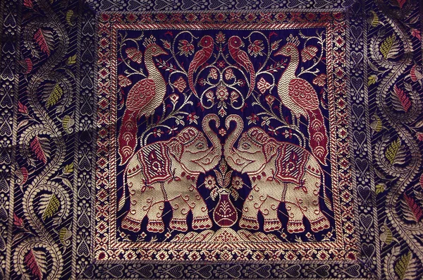 Primer plano de la alfombra en una tienda de recuerdos en el fuerte de Jaisalmer, India — Foto de Stock