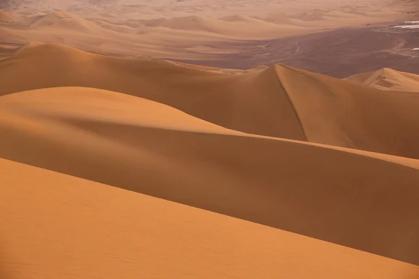 Sand dunes near Huacachina, Ica region, Peru. — Stock Photo, Image