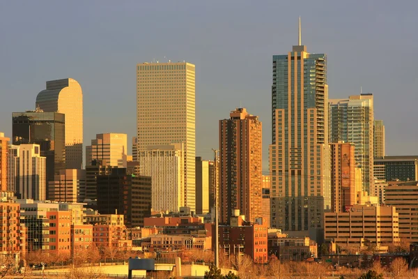 Denver, usa - dezember, 23: skyline von denver am dezember 23, 2012 in colorado, usa. Denver ist die bevölkerungsreichste Stadt der Welt. — Stockfoto