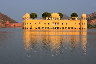 Jal Mahal ve Man Sagar Gölü Jaipur, Rajasthan, Hindistan.