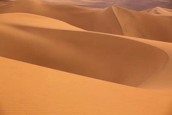 Песчаные дюны рядом с Huacachina, регион Ика, Перу . — стоковое фото