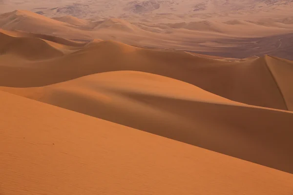 Песчаные дюны рядом с Huacachina, регион Ика, Перу . — стоковое фото