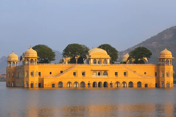 Jal Mahal y Man Sagar Lake en Jaipur, Rajastán, India . — Foto de Stock