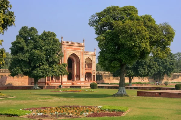 Tumba de Itimad-ud-Daulah en Agra, Uttar Pradesh, India — Foto de Stock