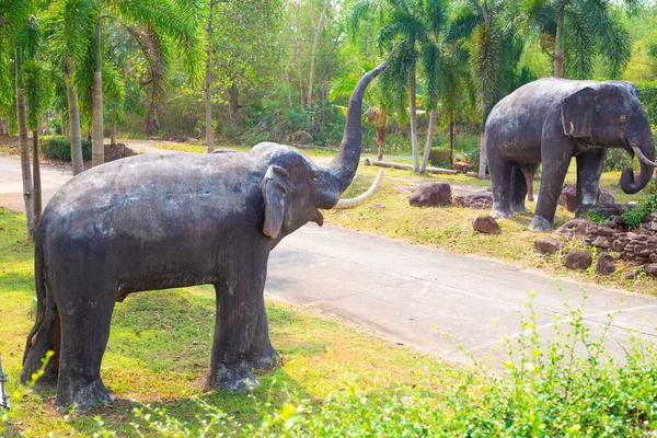 Koh Chang Tailândia 2020 Esculturas Elefantes Selva Parque Viagens Turismo — Fotografia de Stock