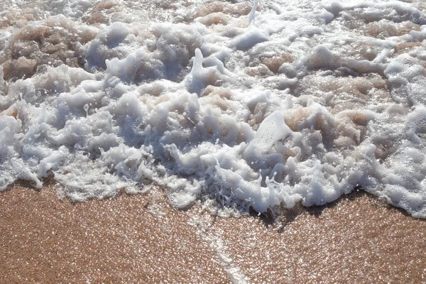 Vagues Bouillantes Bouillantes Avec Mousse Sur Sable Fond Texte Mouvement — Photo