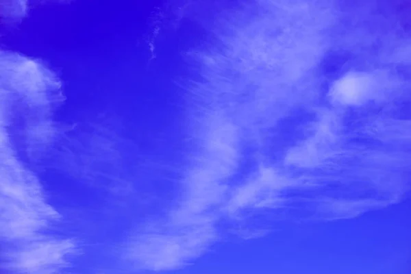 Dark Blue Sky White Cirrus Clouds Background Text Air Aerodynamics — 스톡 사진