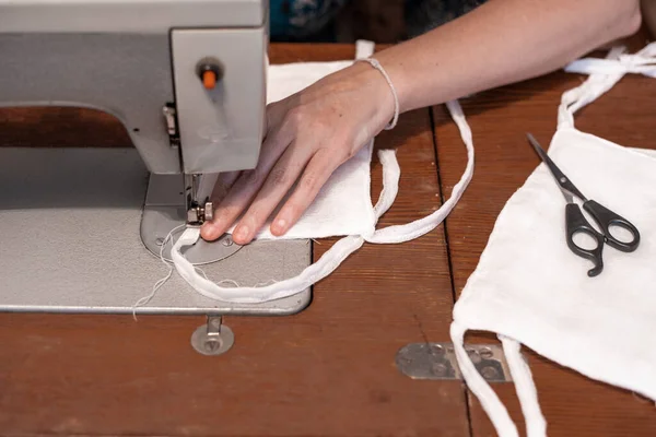 Sewing Medical Protective Gauze Masks Your Own Hands Sewing Machine — Stock Photo, Image