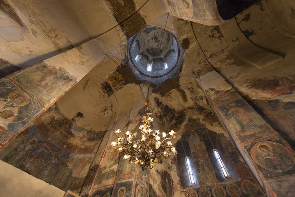 Junto a la catedral de Bagrati en Kutaisi — Foto de Stock