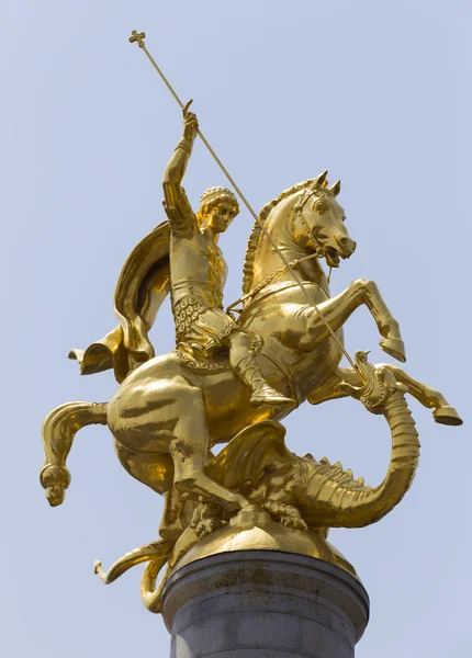 Estatua de San Jorge en la Plaza de la Libertad —  Fotos de Stock